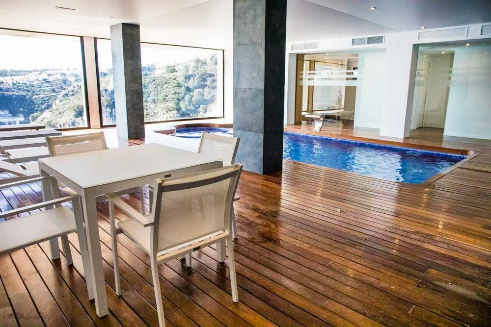 Cumbre del Sol luxe modern penthouse met uitzicht op de kliffen en de zee