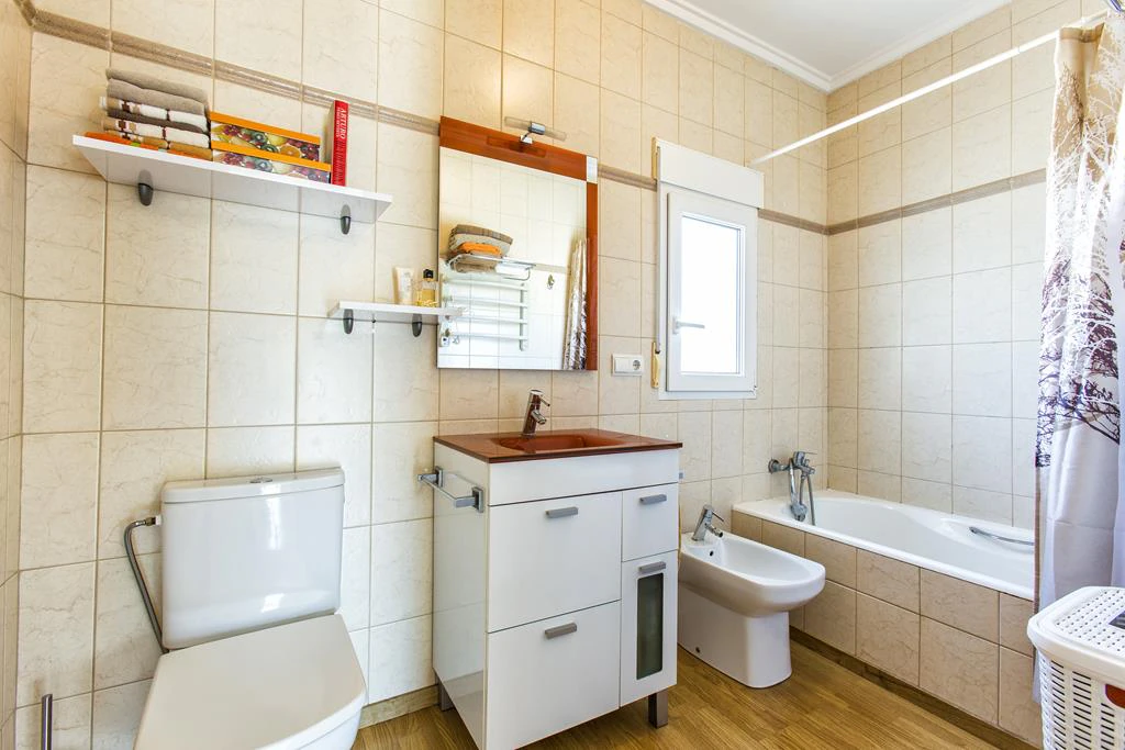 Villa with 2950 m² plot just 700 m from Marineta Cassiana, Dénia