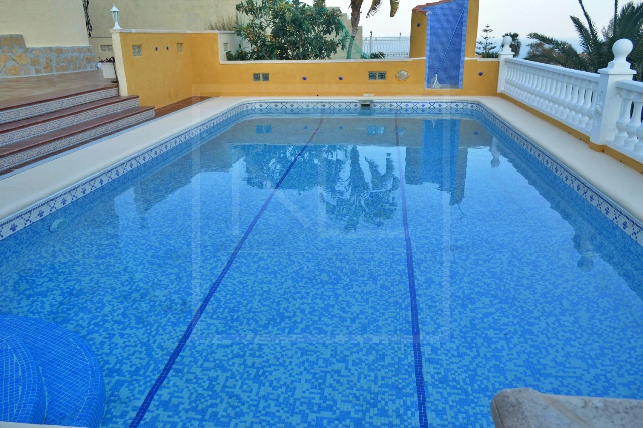 5 bedroom, 3 bathroom villa For Sale in Benitachell