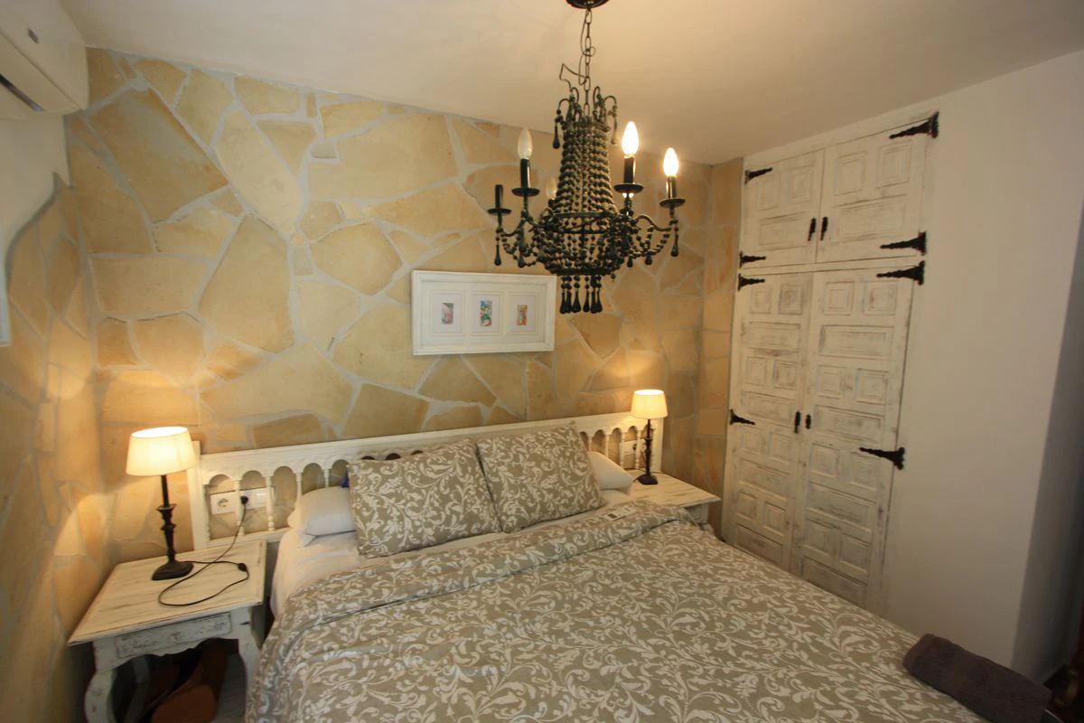 VILLA WITH OPEN VIEWS IN DÉNIA
