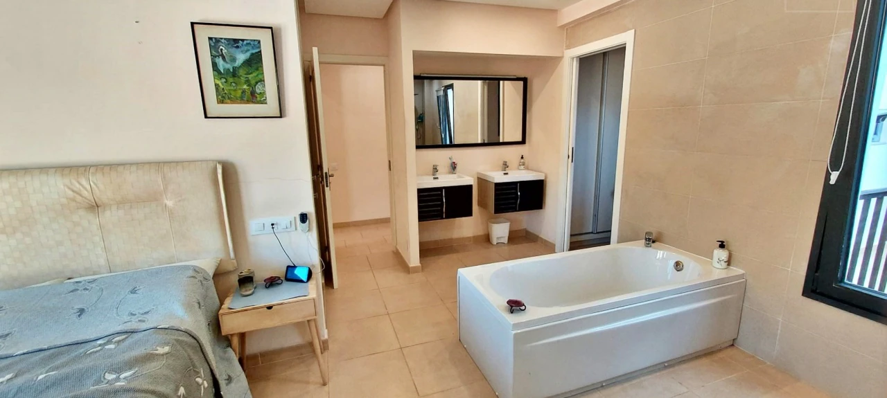 Large Townhouse For Sale in Javea