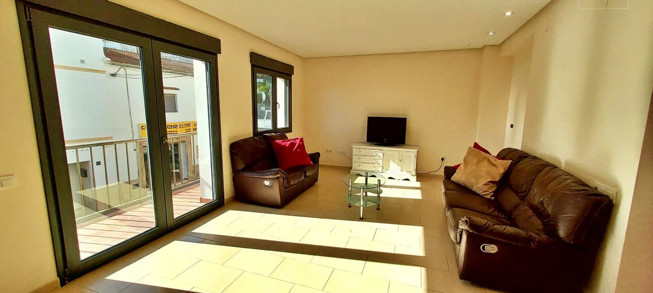 Large Townhouse For Sale in Javea