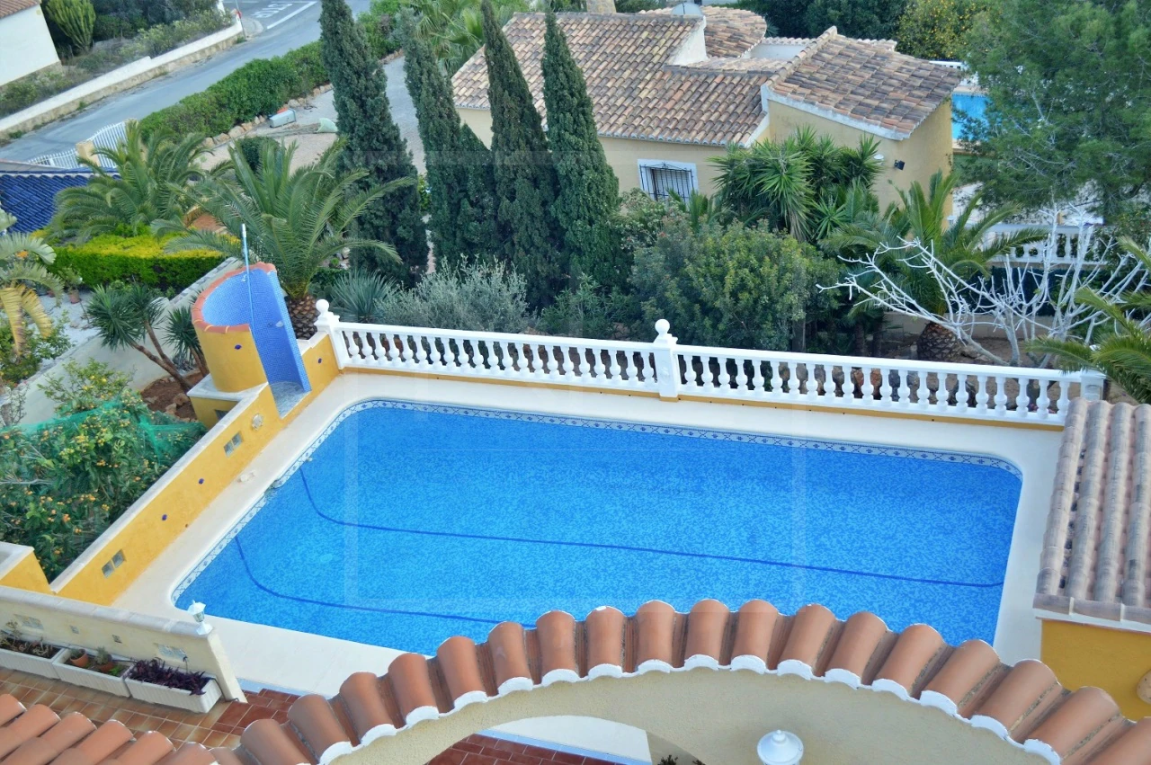 5 bedroom, 3 bathroom villa For Sale in Benitachell