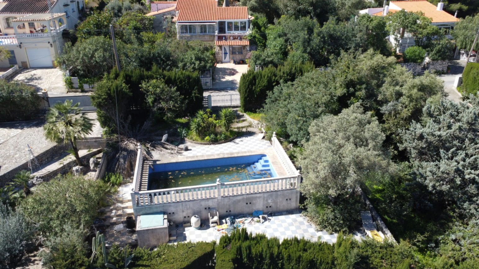 Parcela con piscina a la venta en Orba