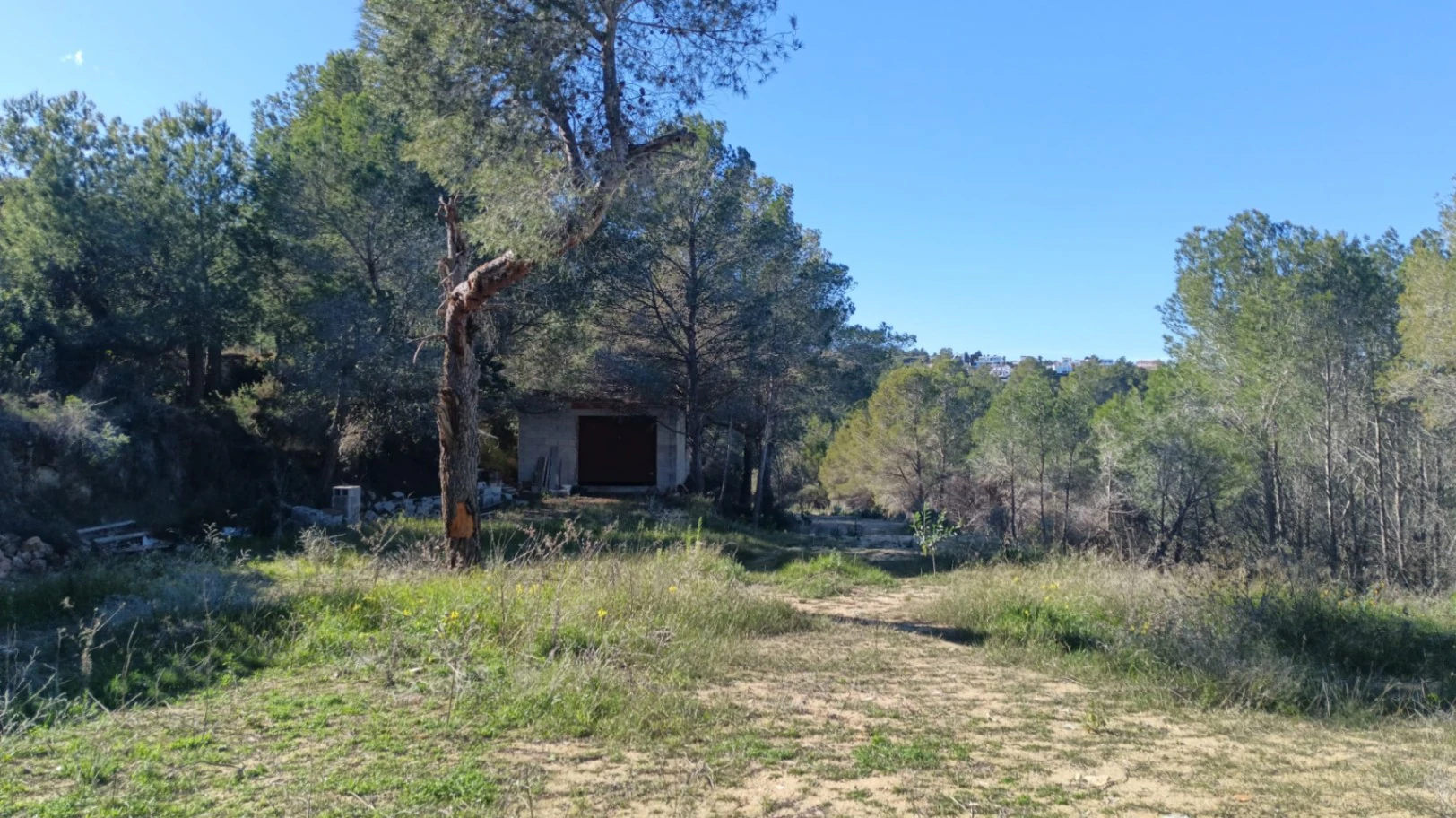 Parcela urbana cerca de todos los servicios en Moraira