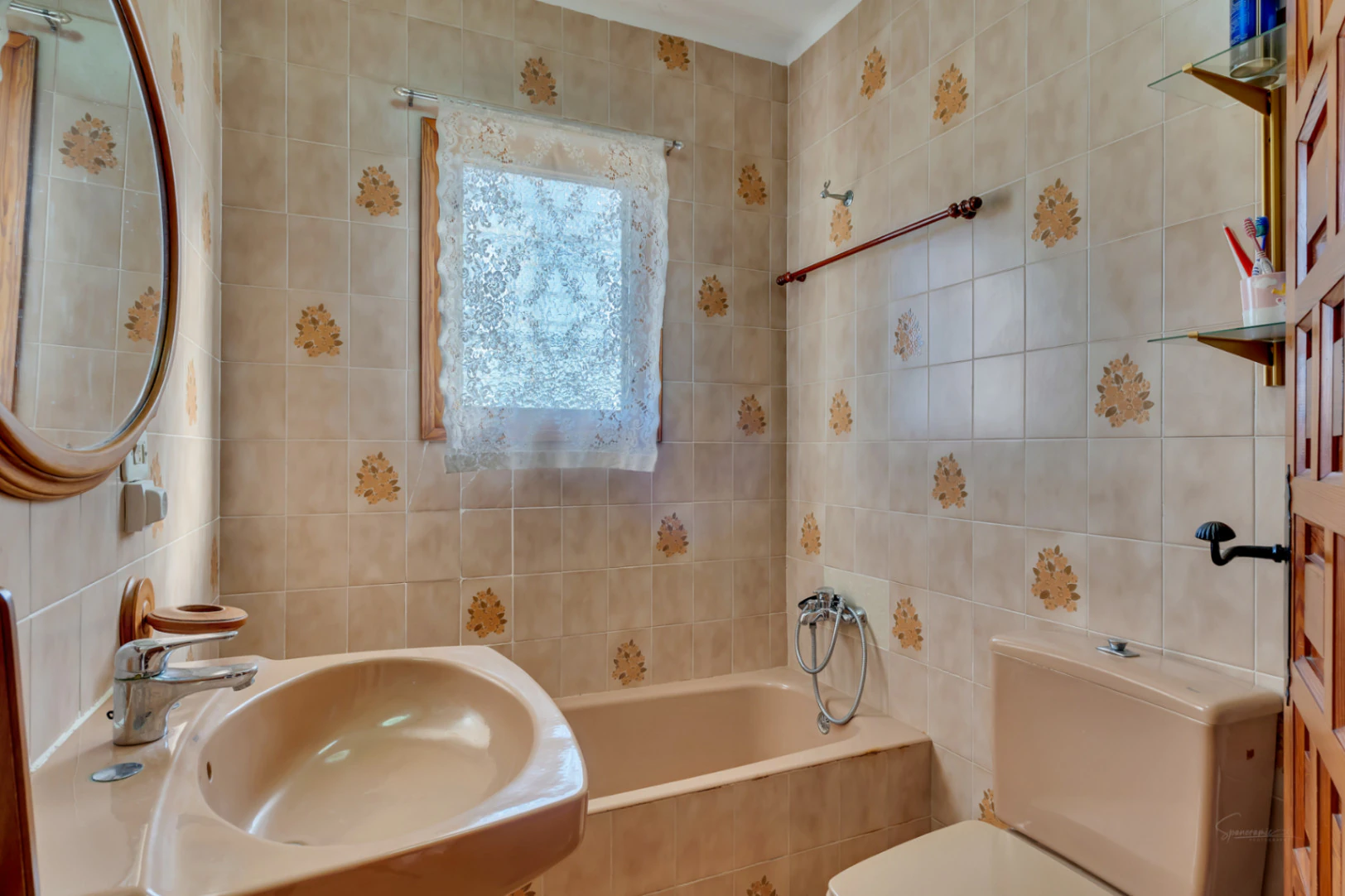 Mediterranean-style villa with stunning views in a quiet area next to Tosalet, Javea.