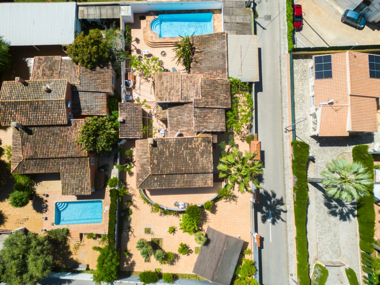 Independent chalet with large plot and private pool in Las Marinas - Dénia