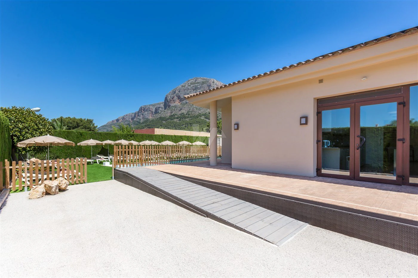 Nice hotel for sale in Jávea.