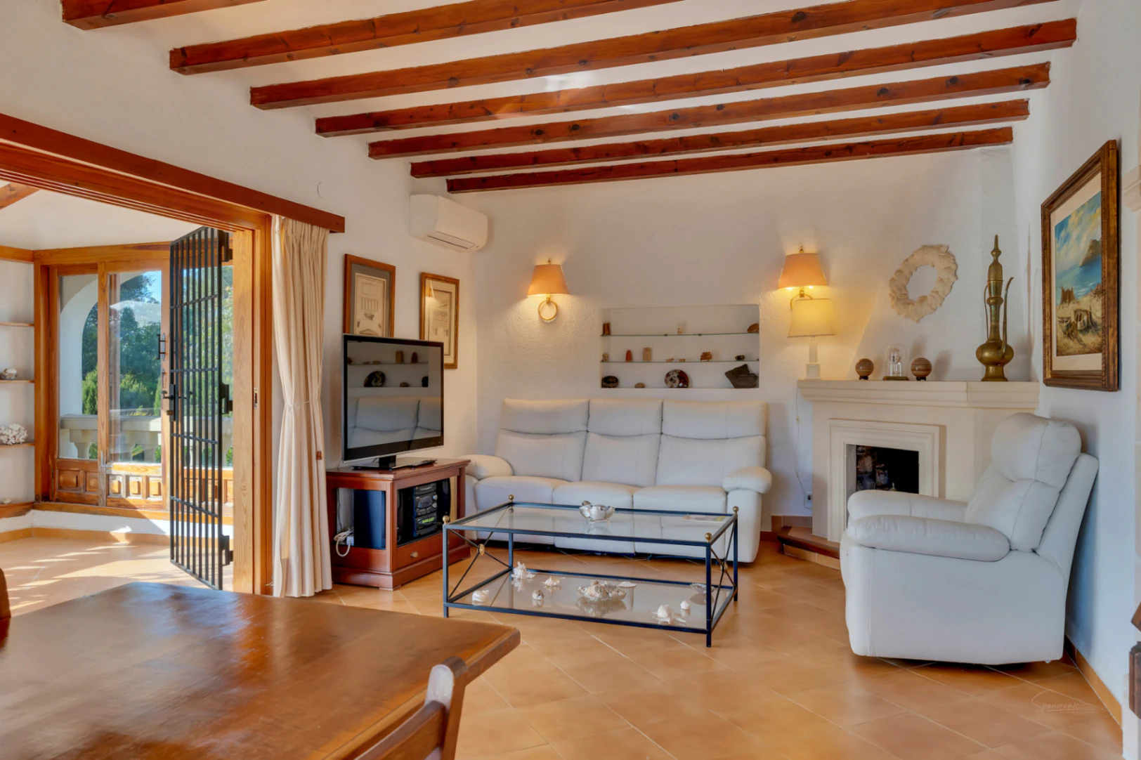 Mediterranean-style villa with stunning views in a quiet area next to Tosalet, Javea.