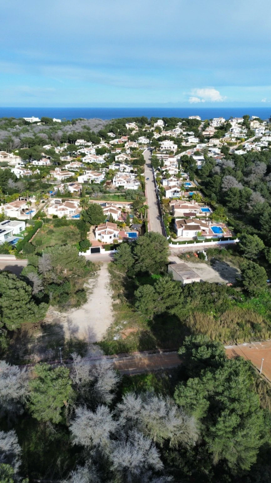 Plot for Sale in La Cala, Jávea – 1063 m² with Build Potential of 318 m² and Private Pool