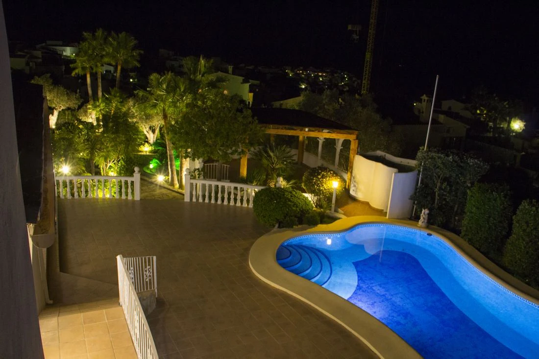 Cumbre del Sol villa gerenoveerd met uitzicht op zee
