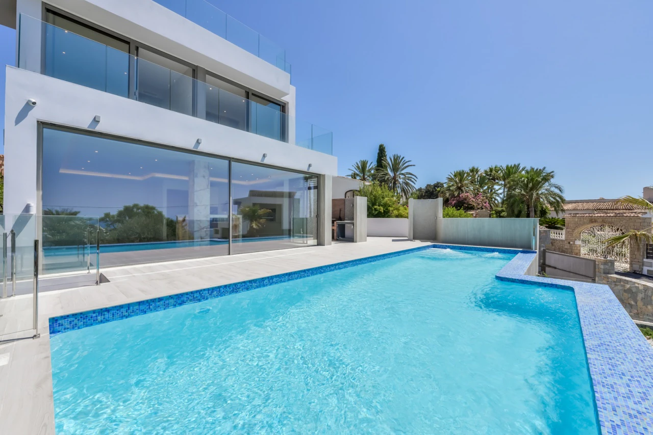 6 Schlafzimmer, 6 Badezimmer Villa zum Verkauf in Calpe