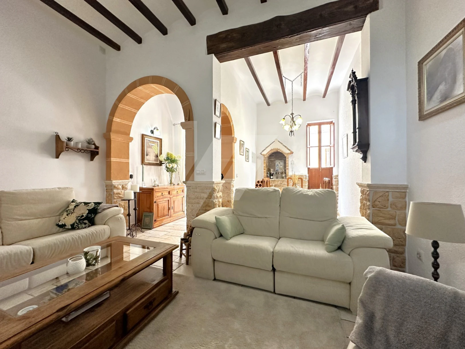 House for sale with character in the historic center of Teulada.