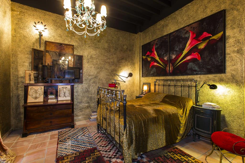 Two-storey town house with extensive interior patio, Dénia