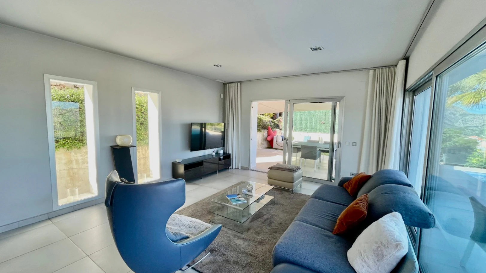 Villa zu verkaufen in Orba: Minimalistischer Luxus mit fantastischer Aussicht