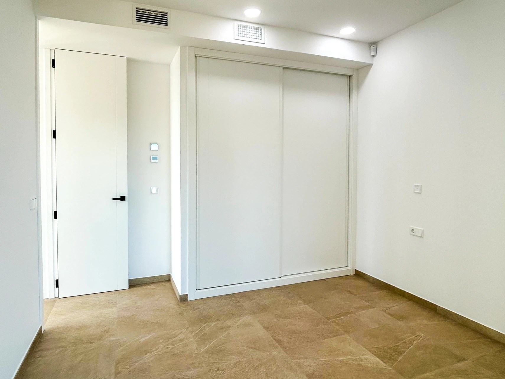 Neu gebaute Villa in Benissa mit Privatpool und Meerblick