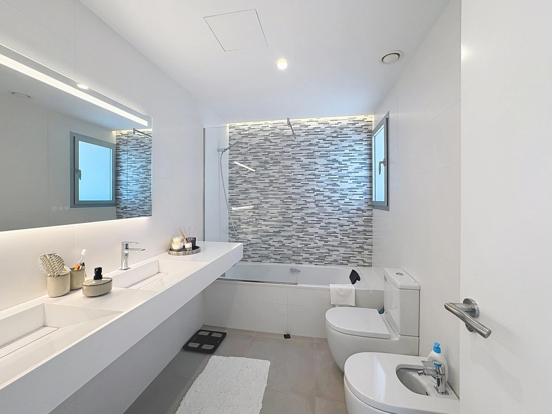 Cumbre del Sol modern villa with sea views and private pool