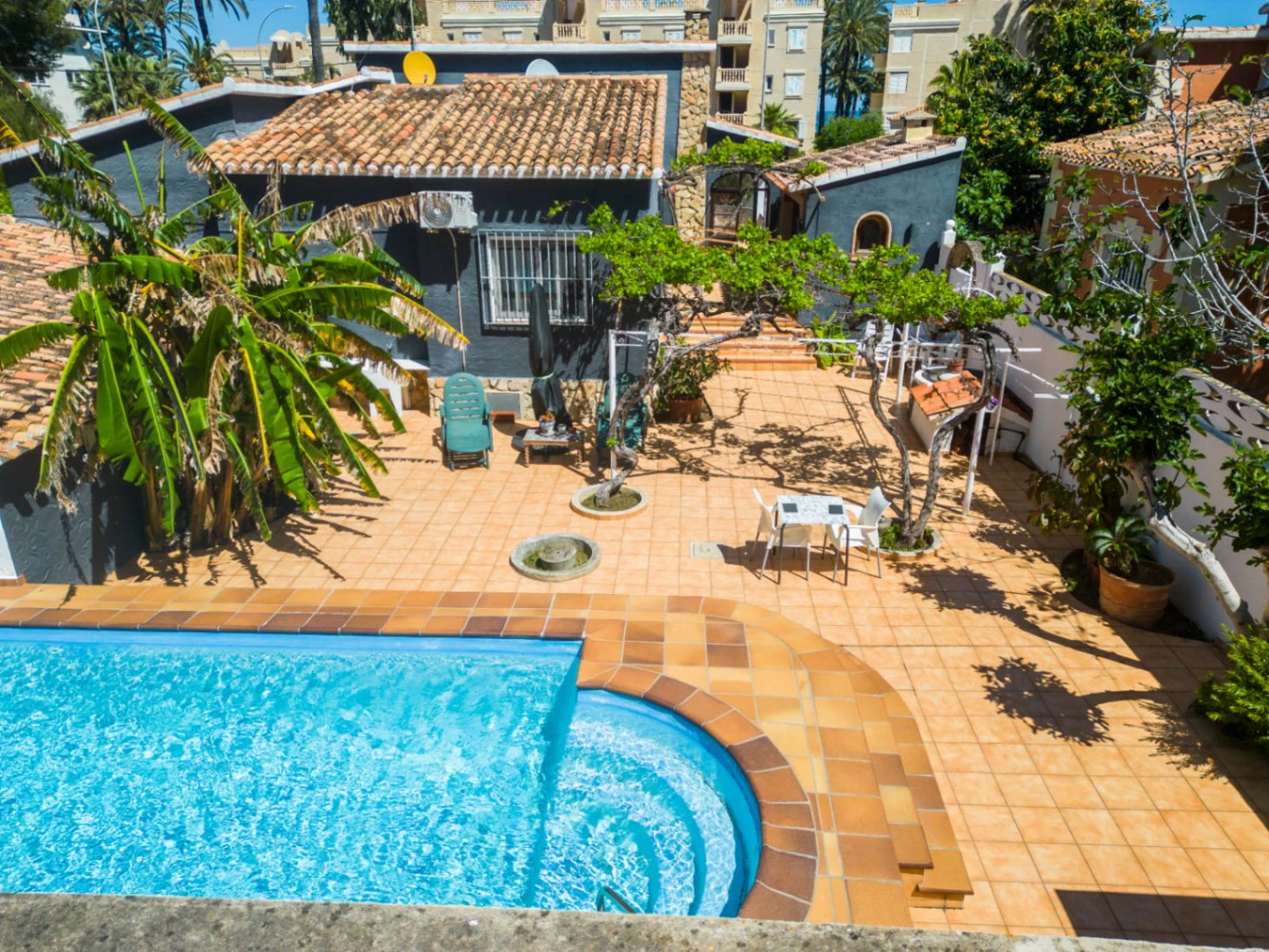 Independent chalet with large plot and private pool in Las Marinas - Dénia