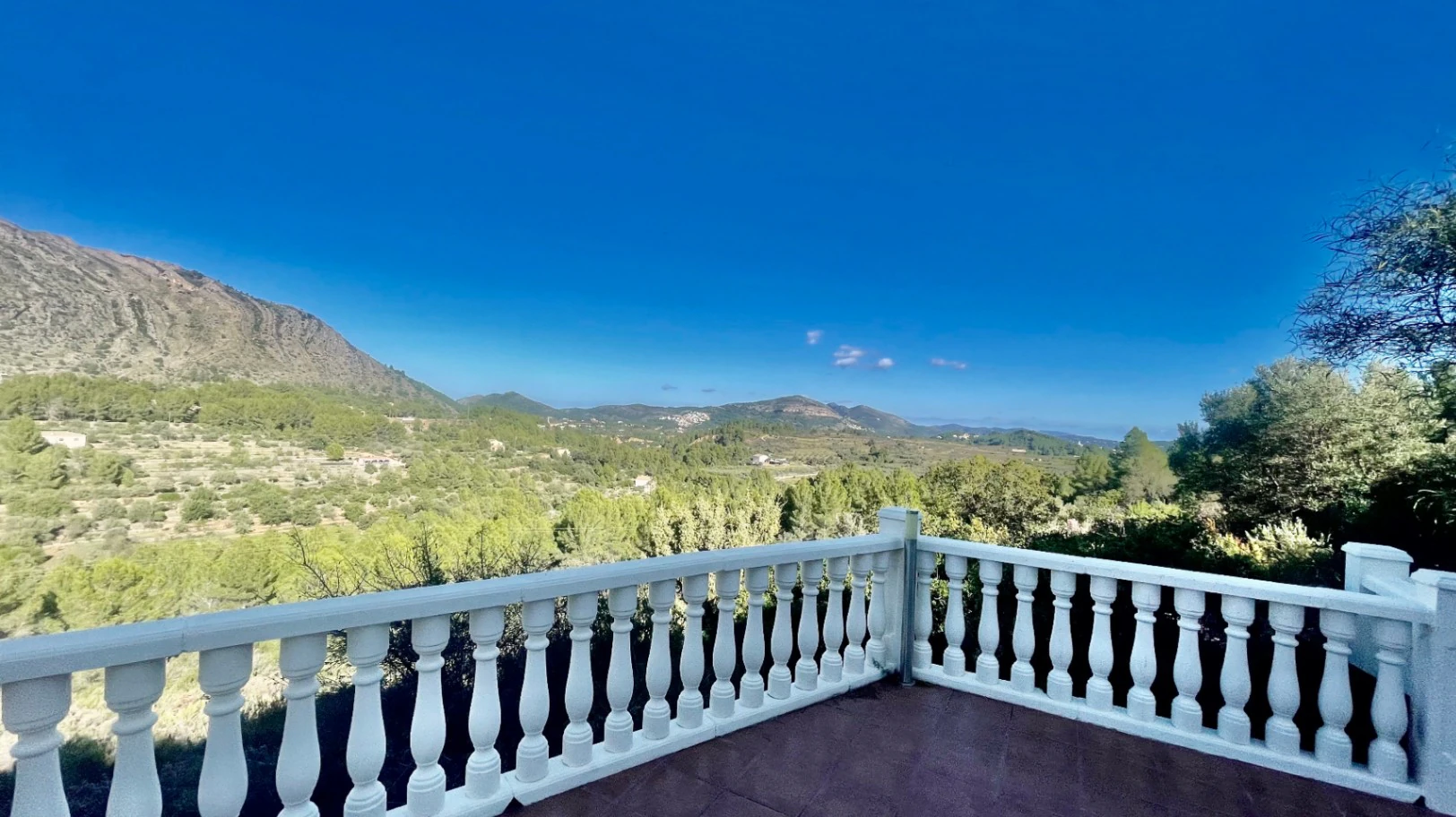Villa for sale in Benigembla: Peaceful, rural, completely private