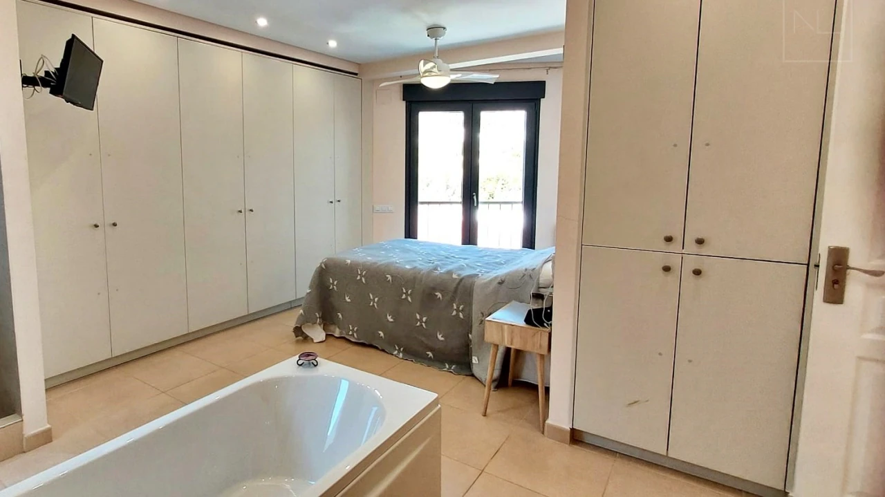 Large Townhouse For Sale in Javea