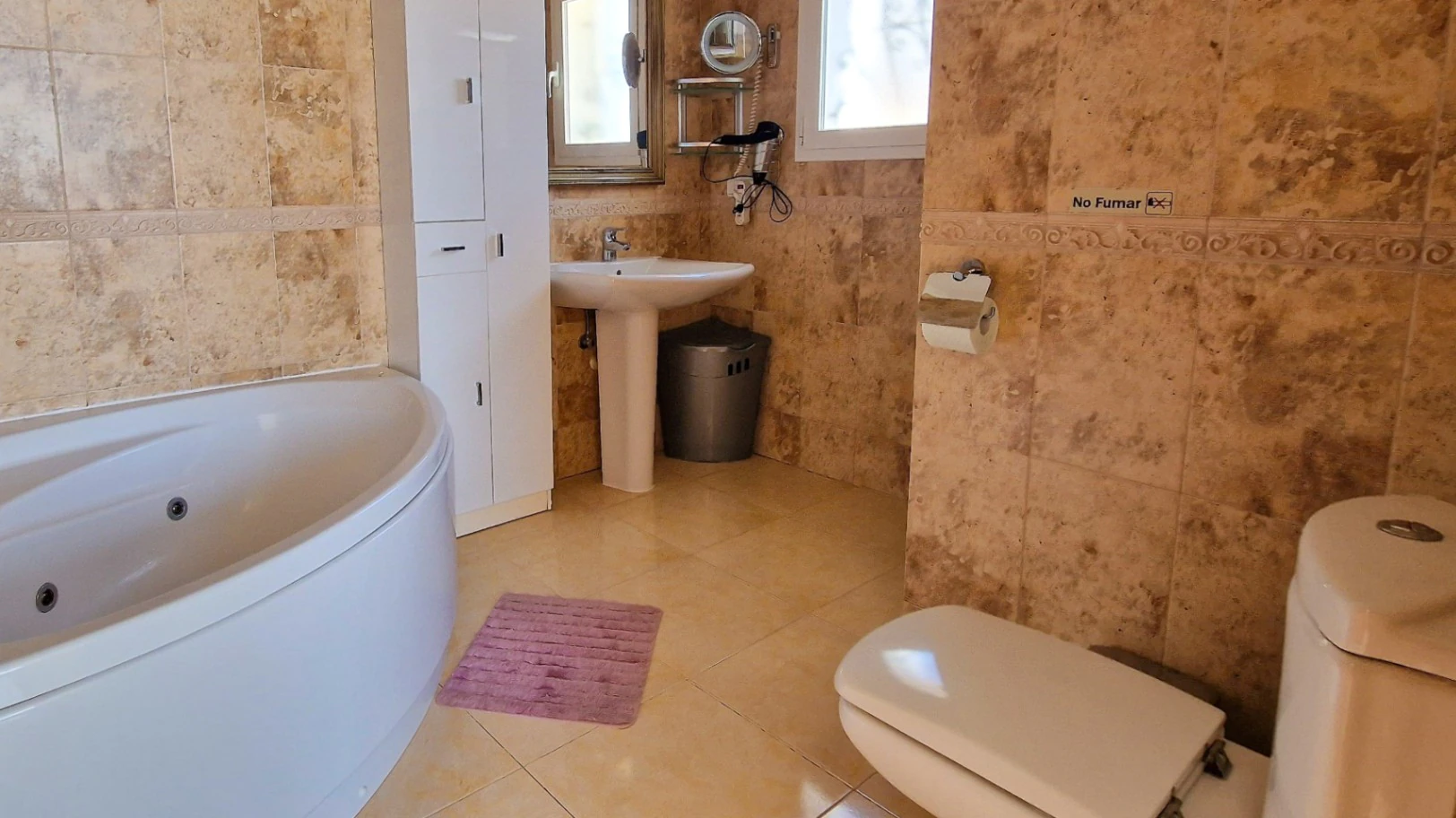 Spacious 4-Bedroom Villa for Sale – 820 m Plot | Costa Blanca