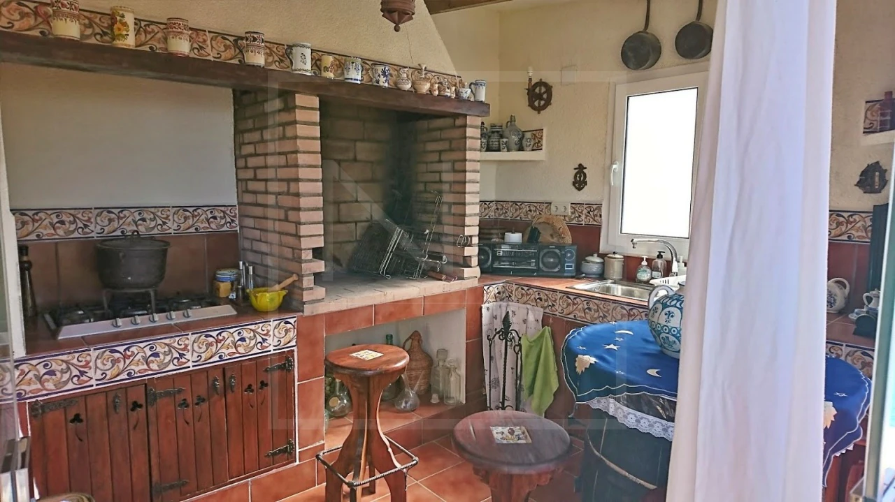 5 bedroom, 3 bathroom villa For Sale in Benitachell