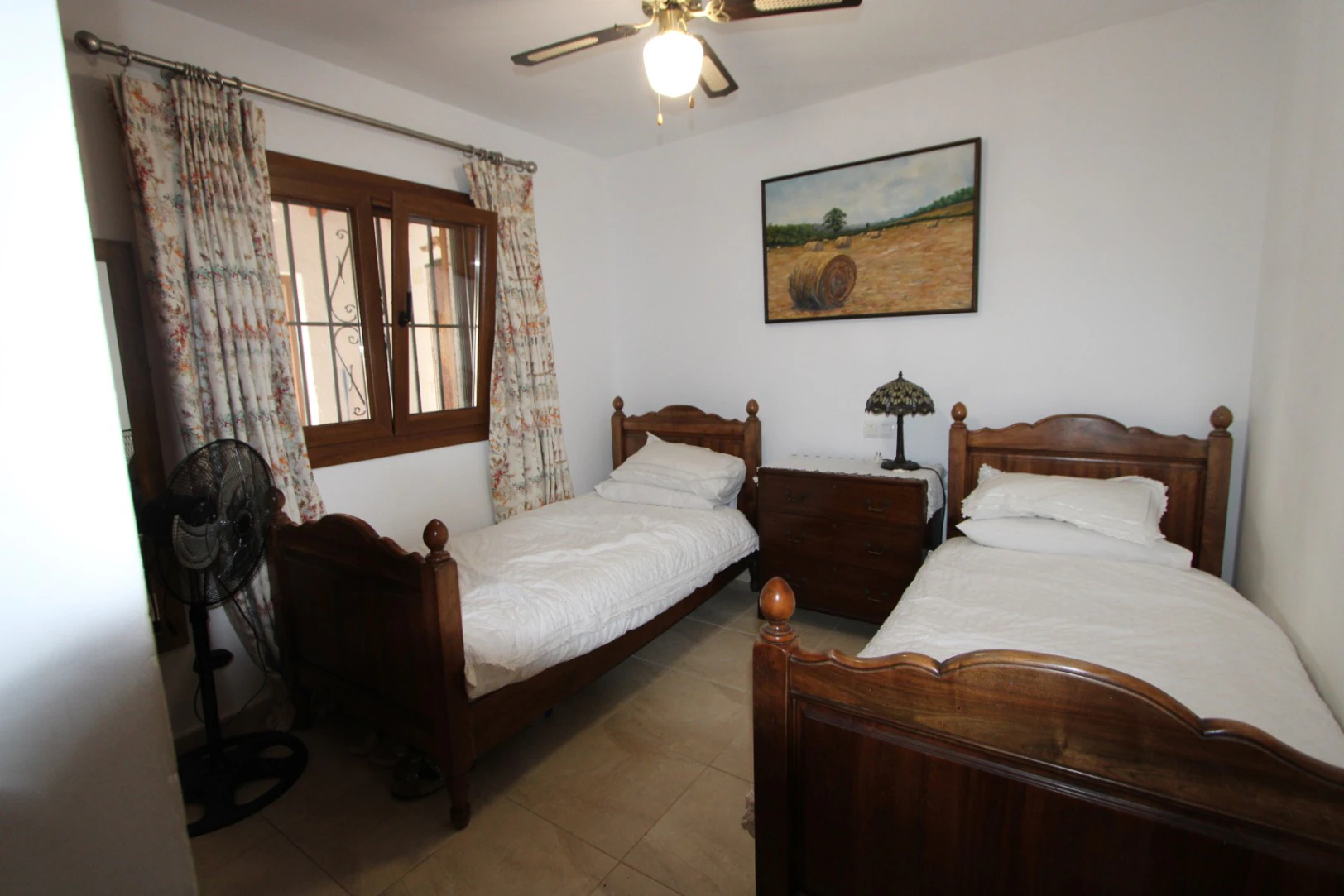 Exklusive Villa zum Verkauf mit Pool in Orba