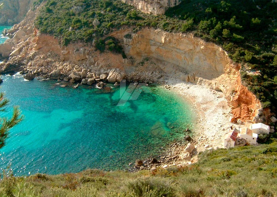 Plot for sale in Moraira, open views.