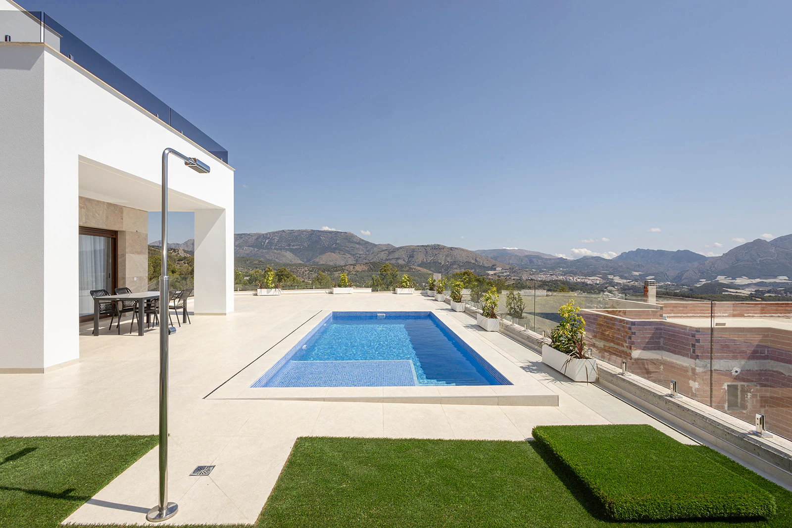 Modern Villa in Polop with Stunning Mountain Views