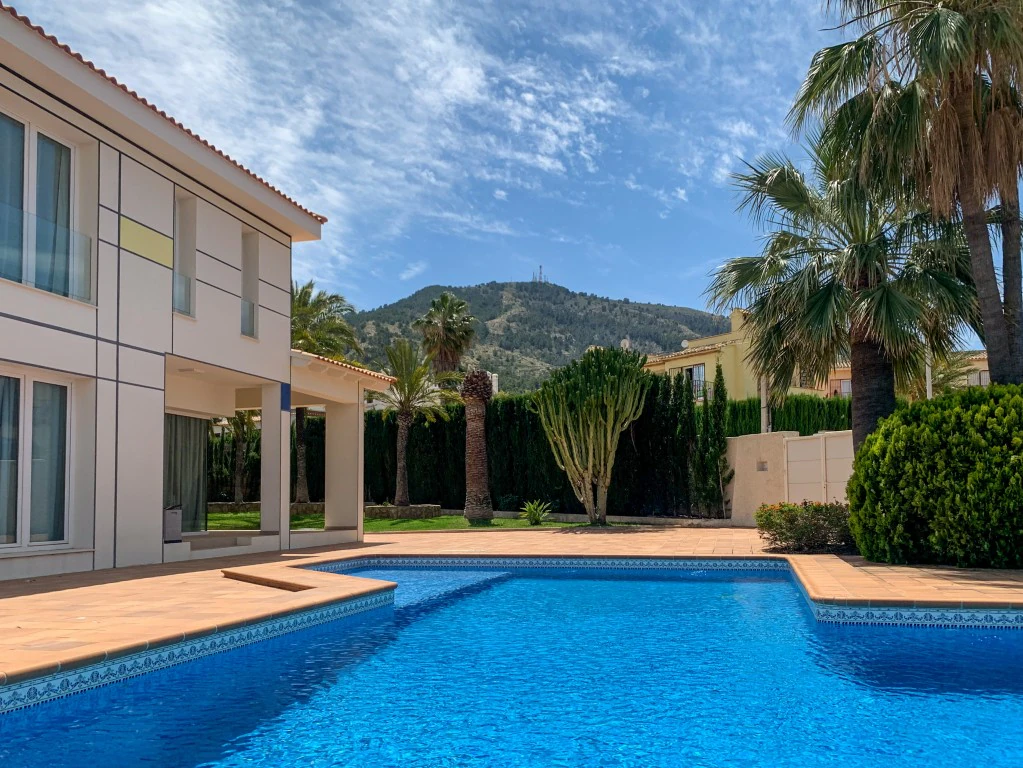 Villa zum verkauf in Albir