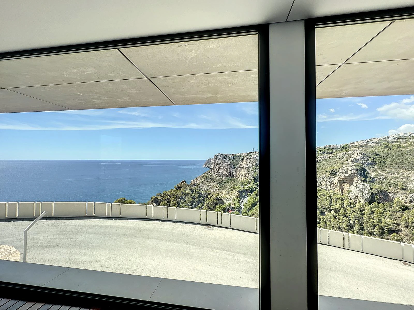 Cumbre del Sol moderne luxe appartement metSpectaculaire panoramisch uitzicht op de zee en de kliffen