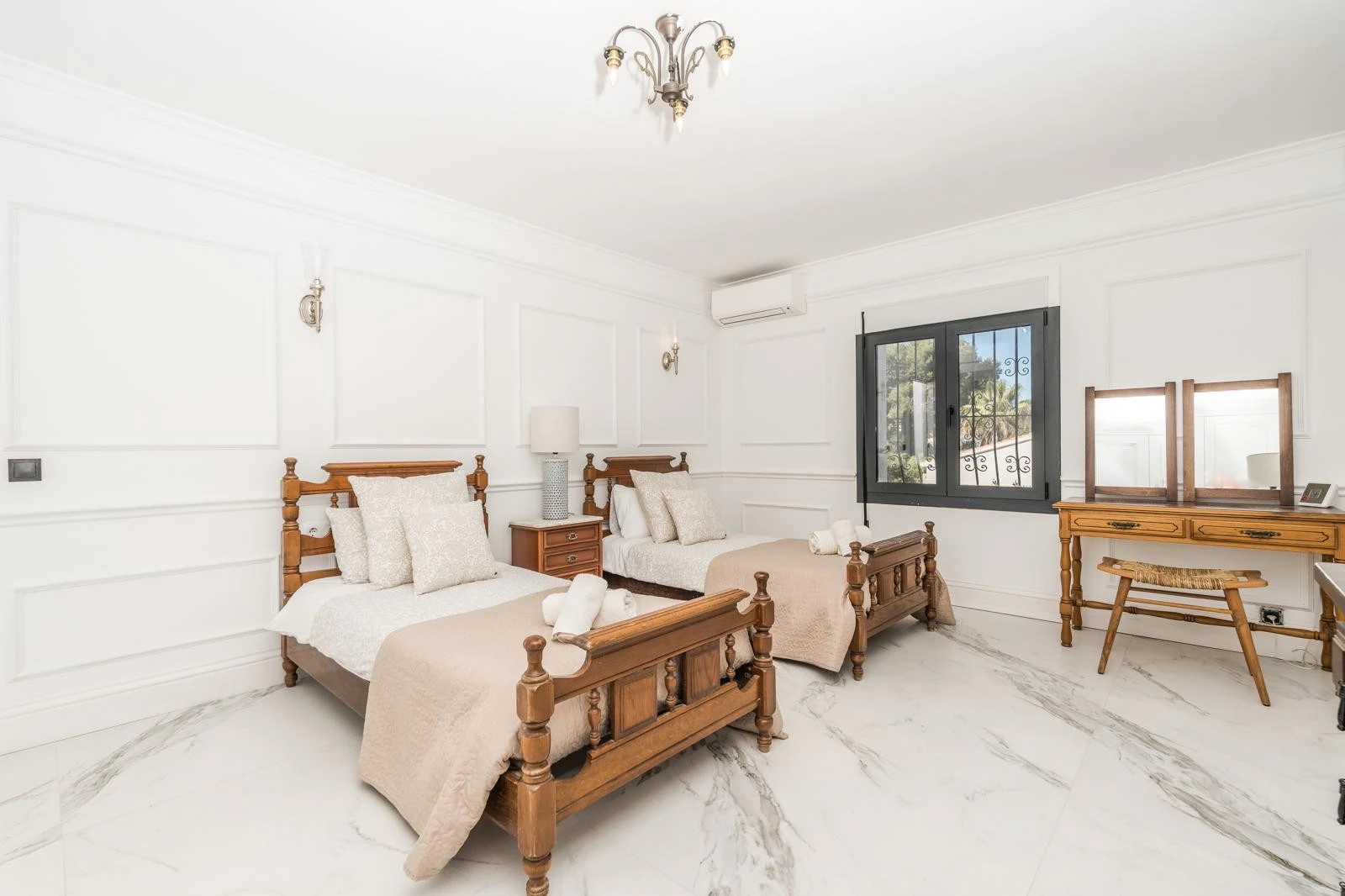 Luxury villa for sale in Jávea with pool, sea views, and independent apartment – Balcón al Mar, Costa Blanca
