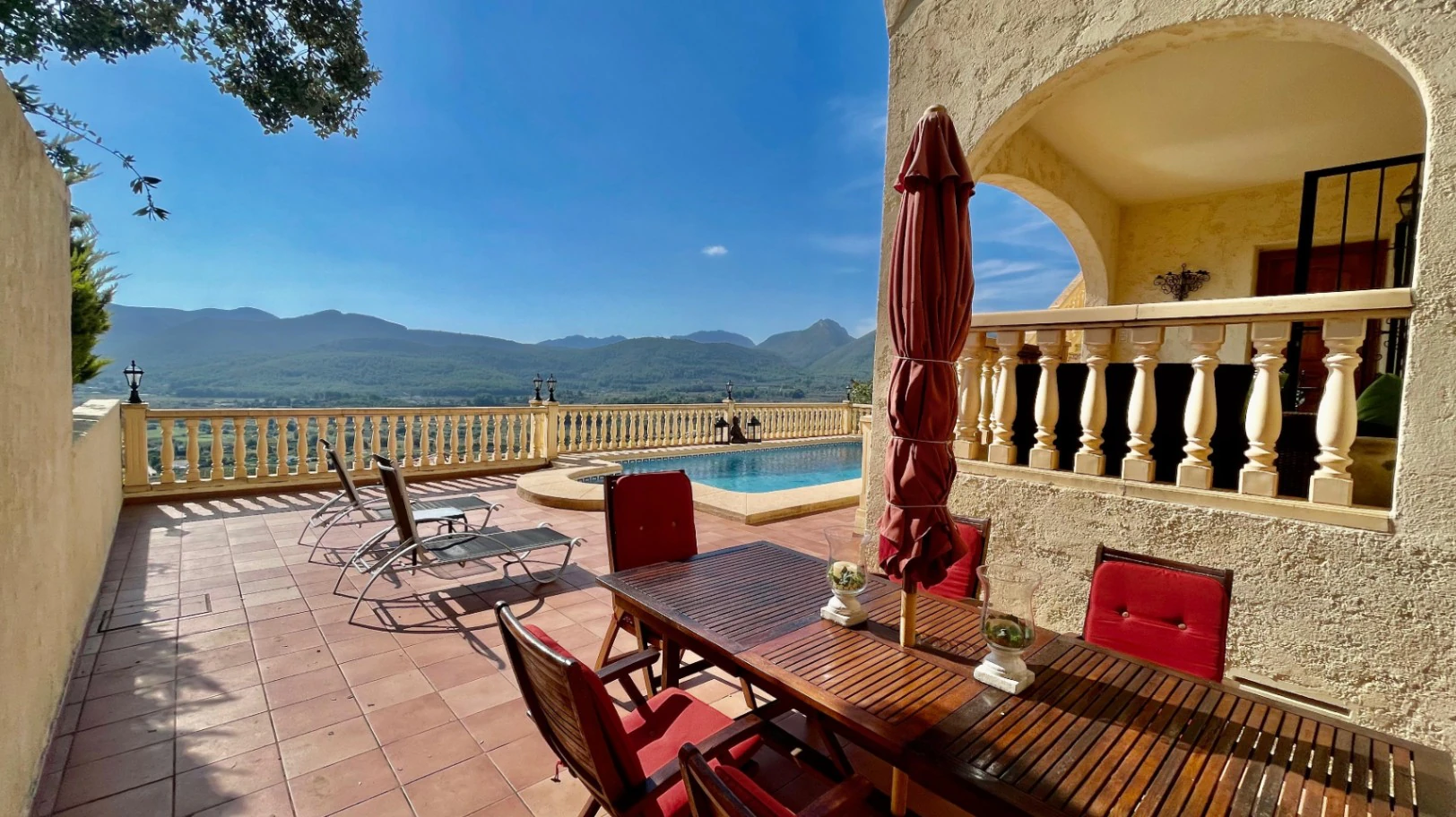 Villa à vendre à Jalon : vue spectaculaire sur la vallée, exposition sud