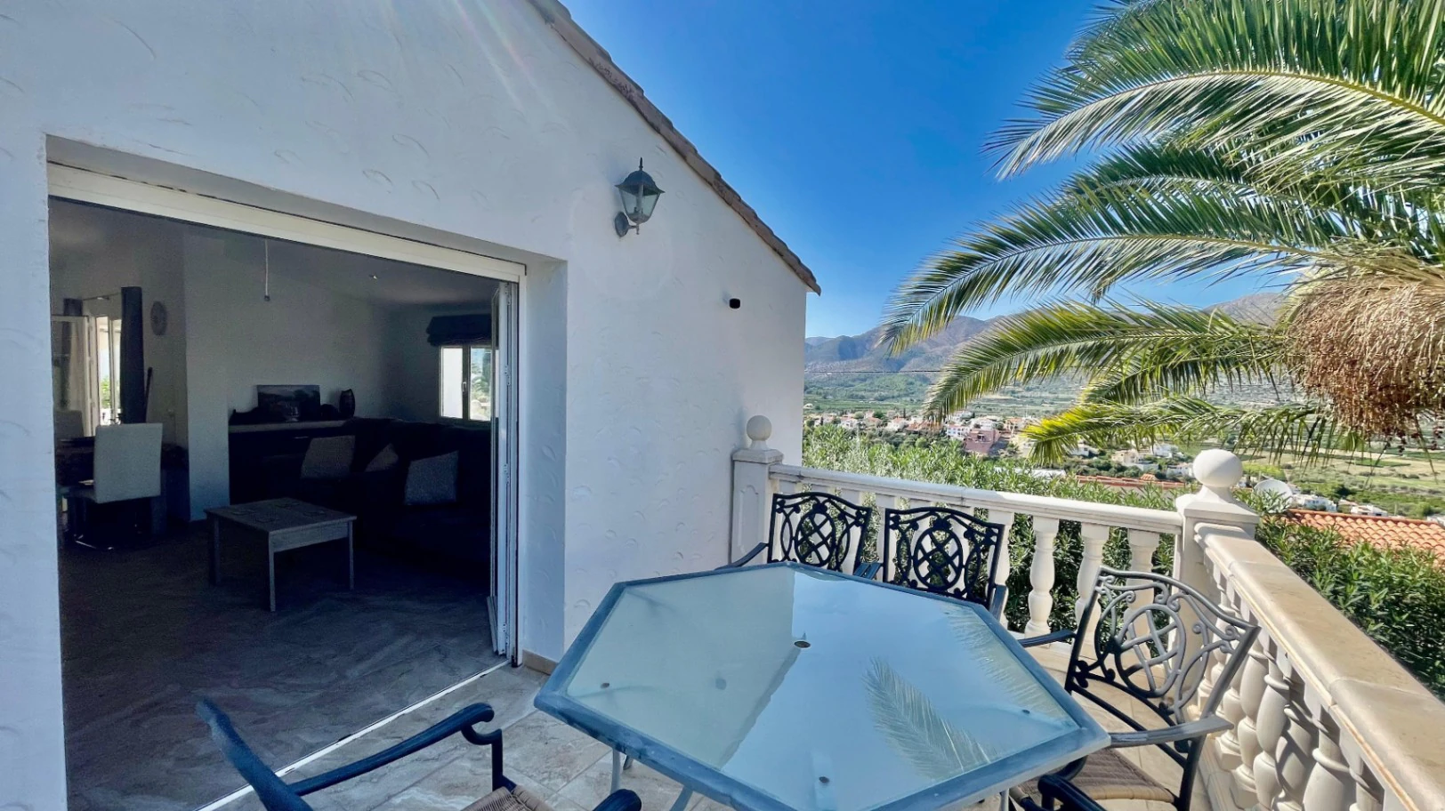 Villa for sale in Orba: Panoramic views, separate guest apartment