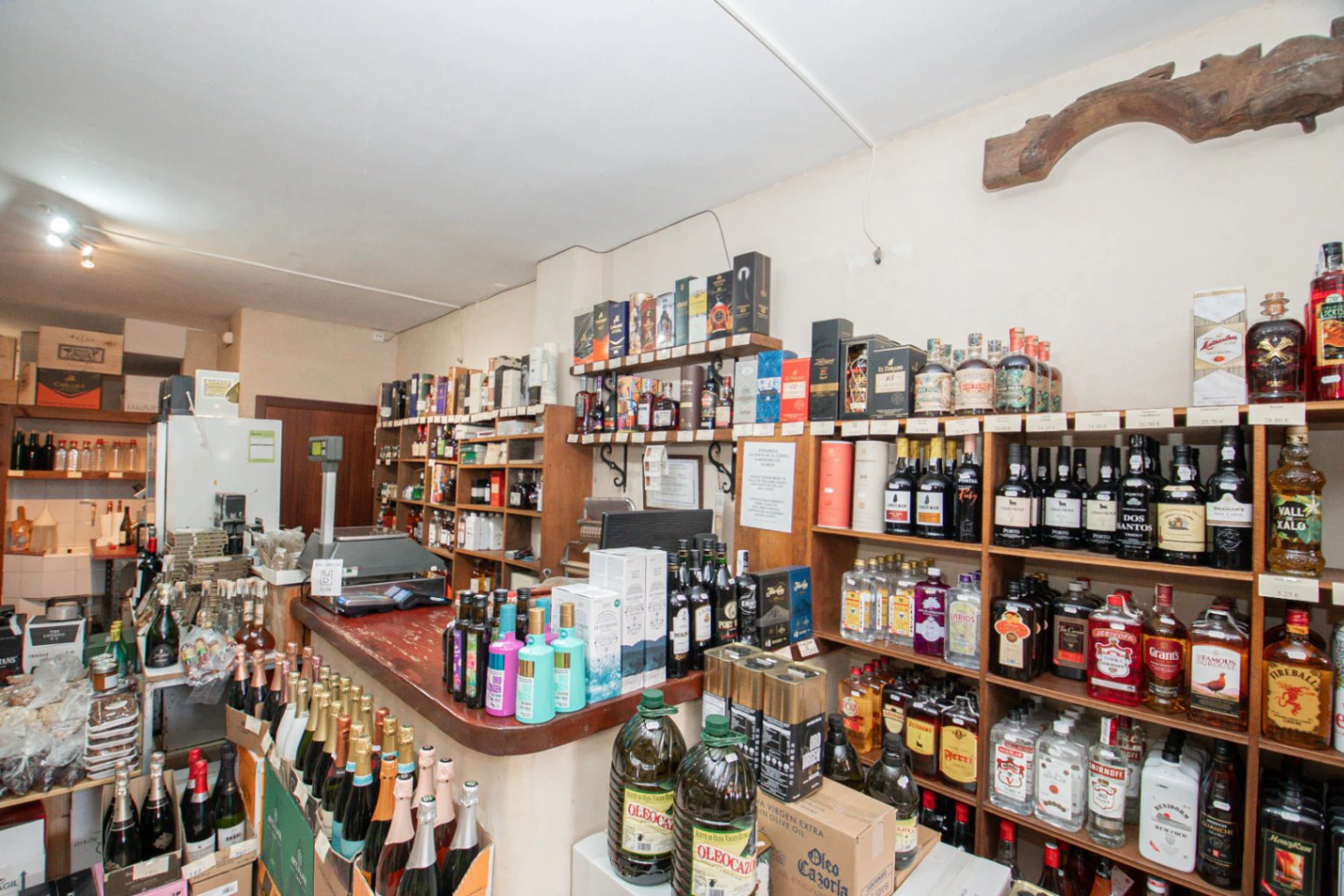 Bodega en venta en Moraira en una ubicación privilegiada.