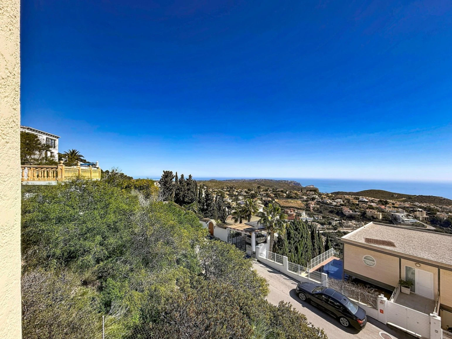 Cumbre del Sol villa renovated with spectacular sea views