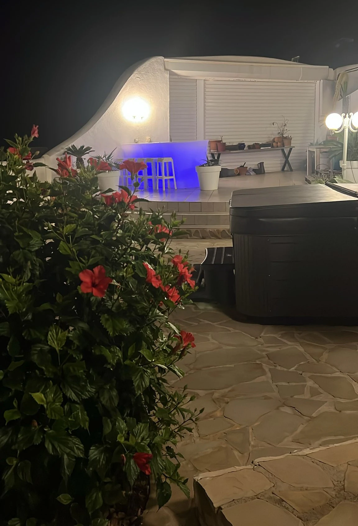 Villa Mediterránea en Maryvilla Calpe con Vistas al Mar, Piscina, Jacuzzi y Apartamento Independiente