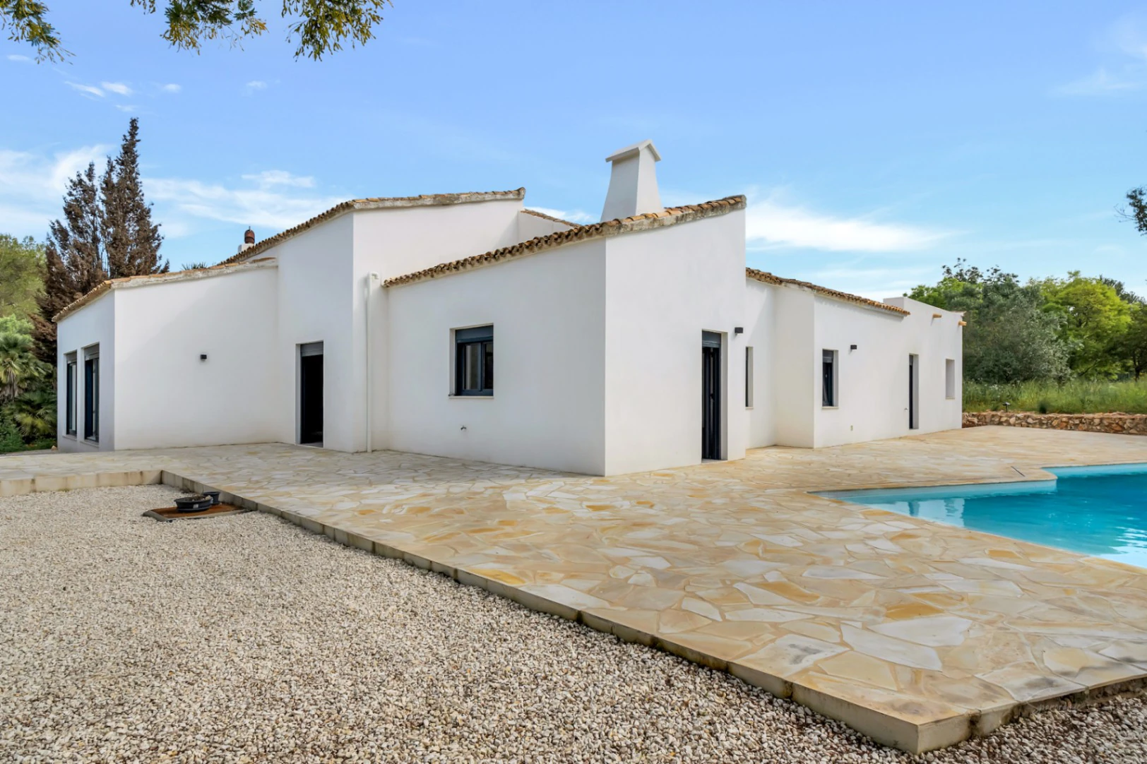 Beautiful Andalusian style finca built on a large plot