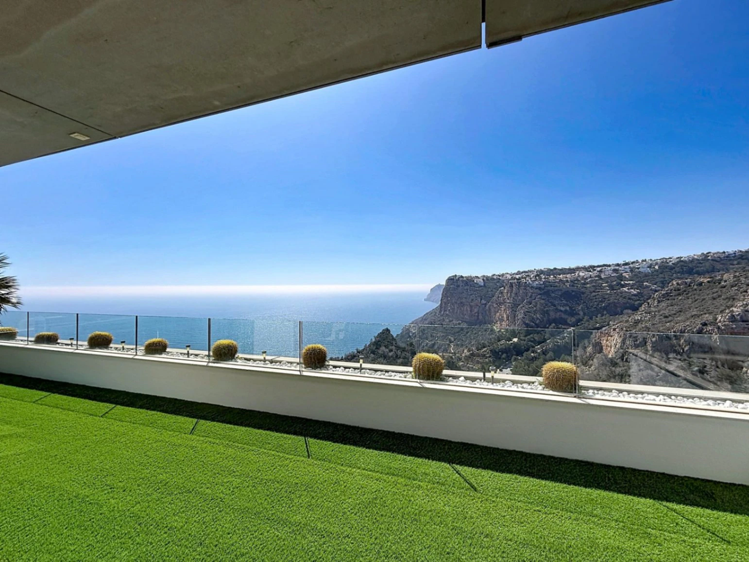 Cumbre del Sol moderne luxe appartement metSpectaculaire panoramisch uitzicht op de zee en de kliffen