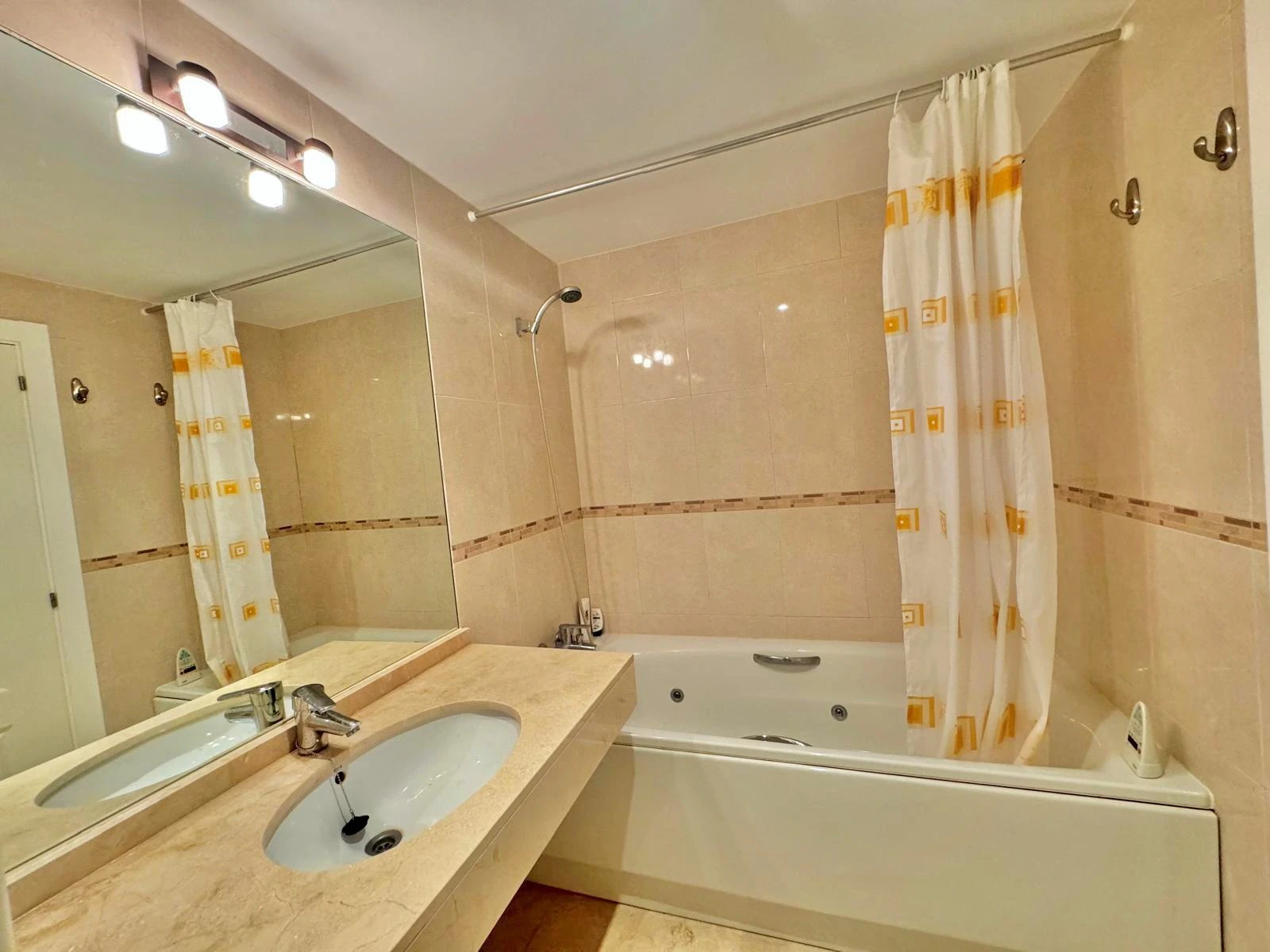 Apartamento con vistas al mar en venta en Mascarat