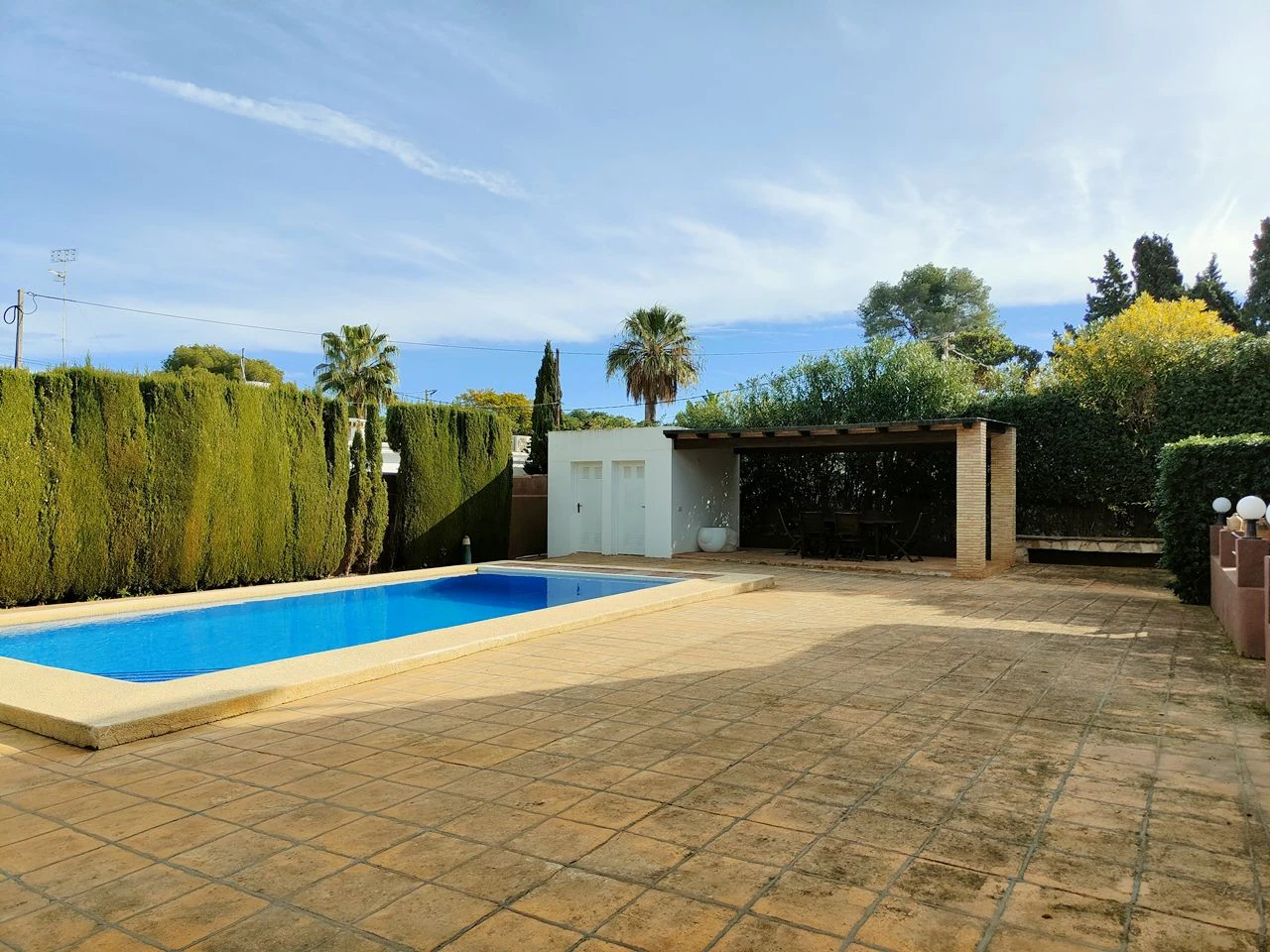 CHALET IN LAS ROTAS