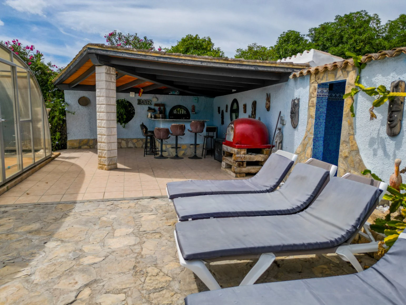 Charmante villa méditerranéenne avec vue sur la mer, grande piscine couverte et jardin – Teulada