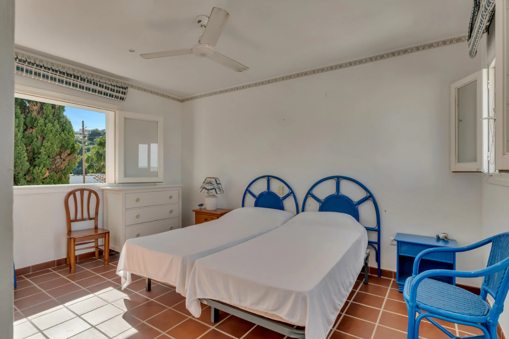 Stunning villa with amazing sea views in the El Tosalet urbanization.