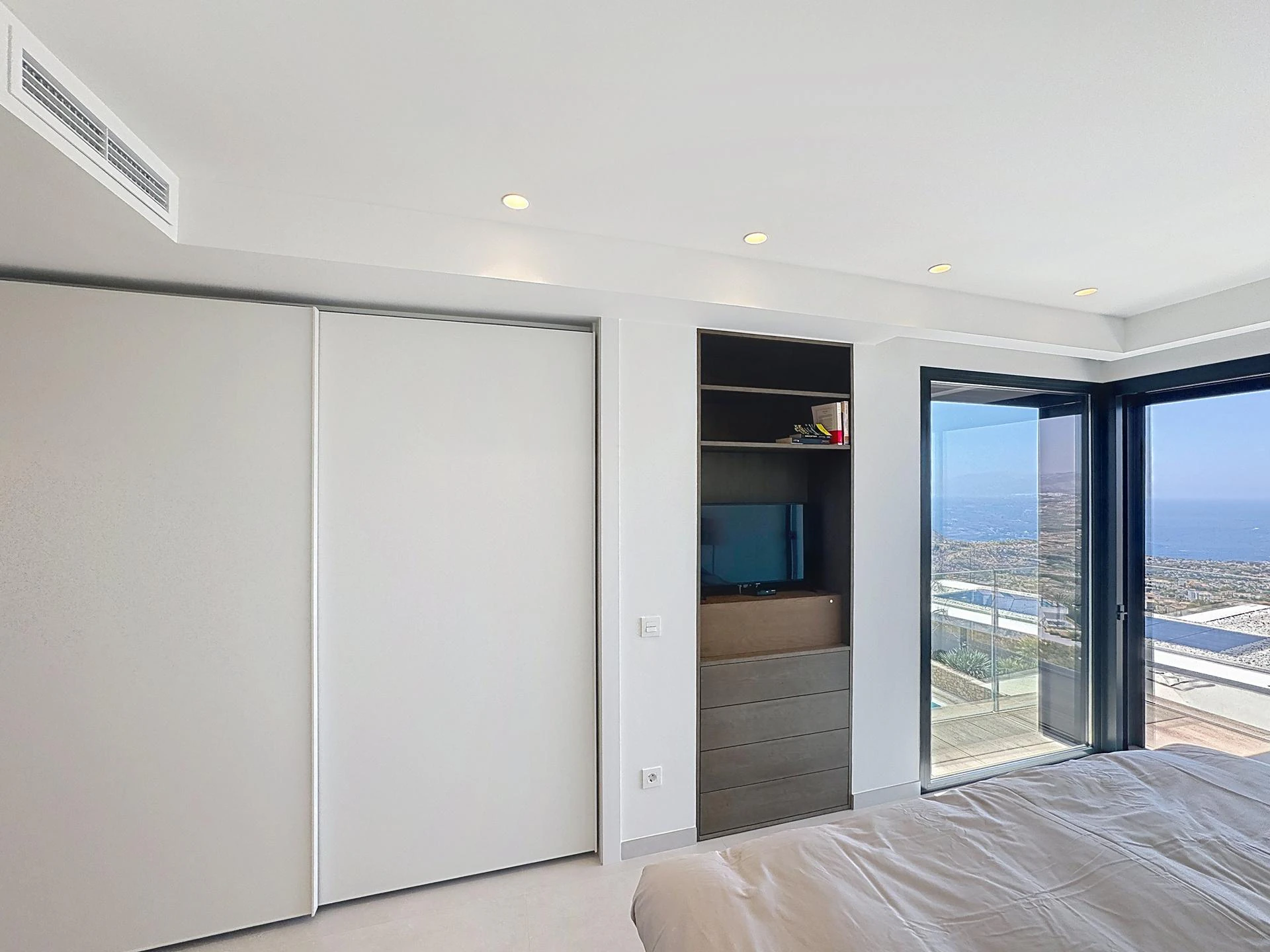 Cumbre del Sol Luxury villa with panoramic views in Jazmines residential area