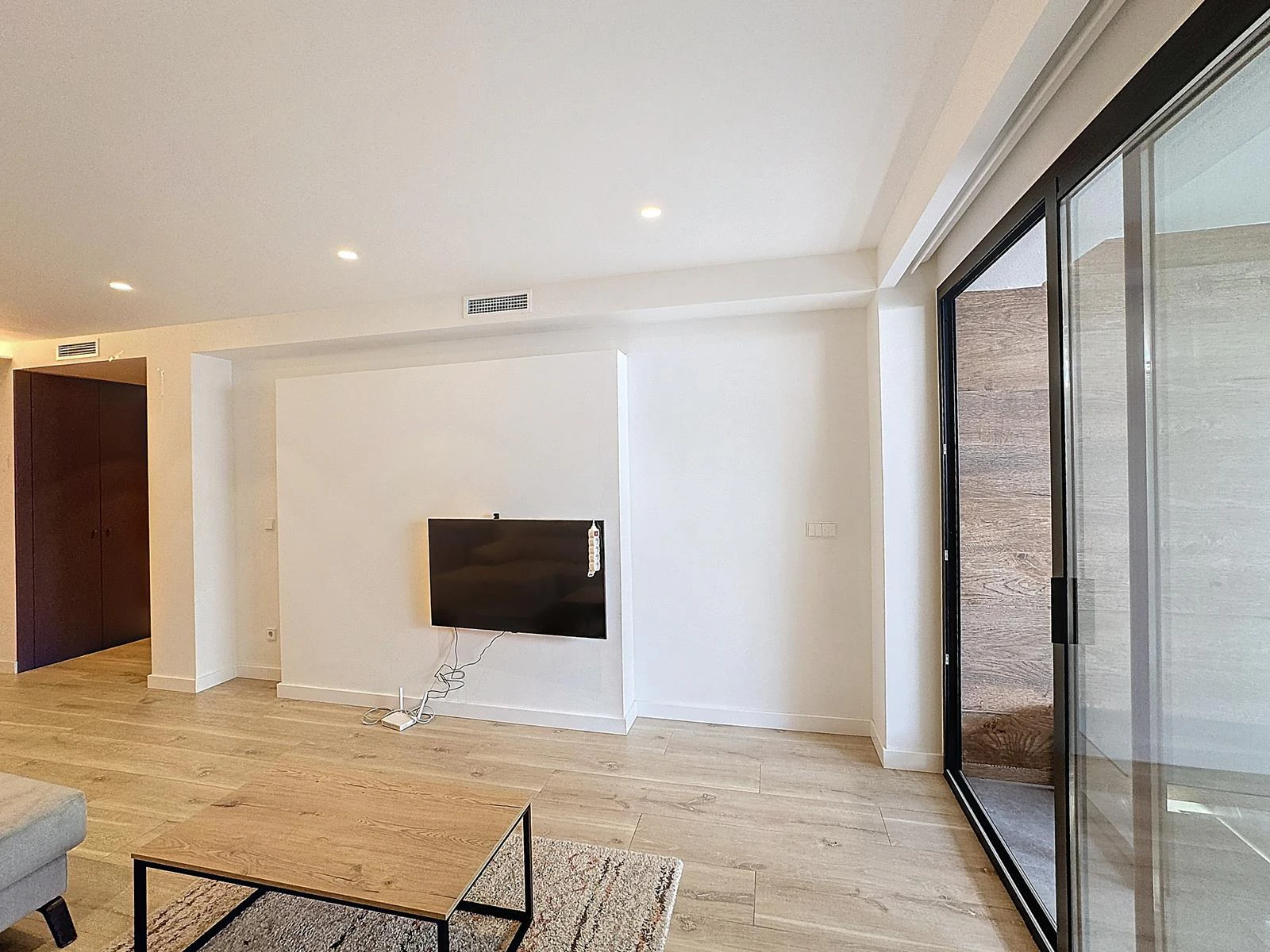 Cumbre del Sol, modern apartment with private garden