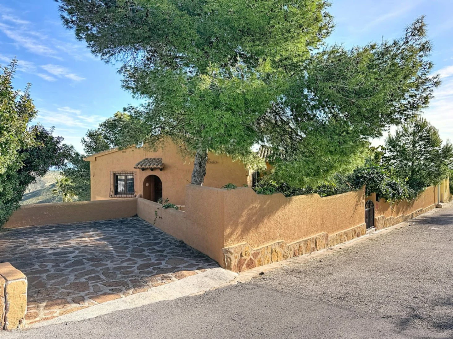 Cumbre del Sol villa with private pool and sea views
