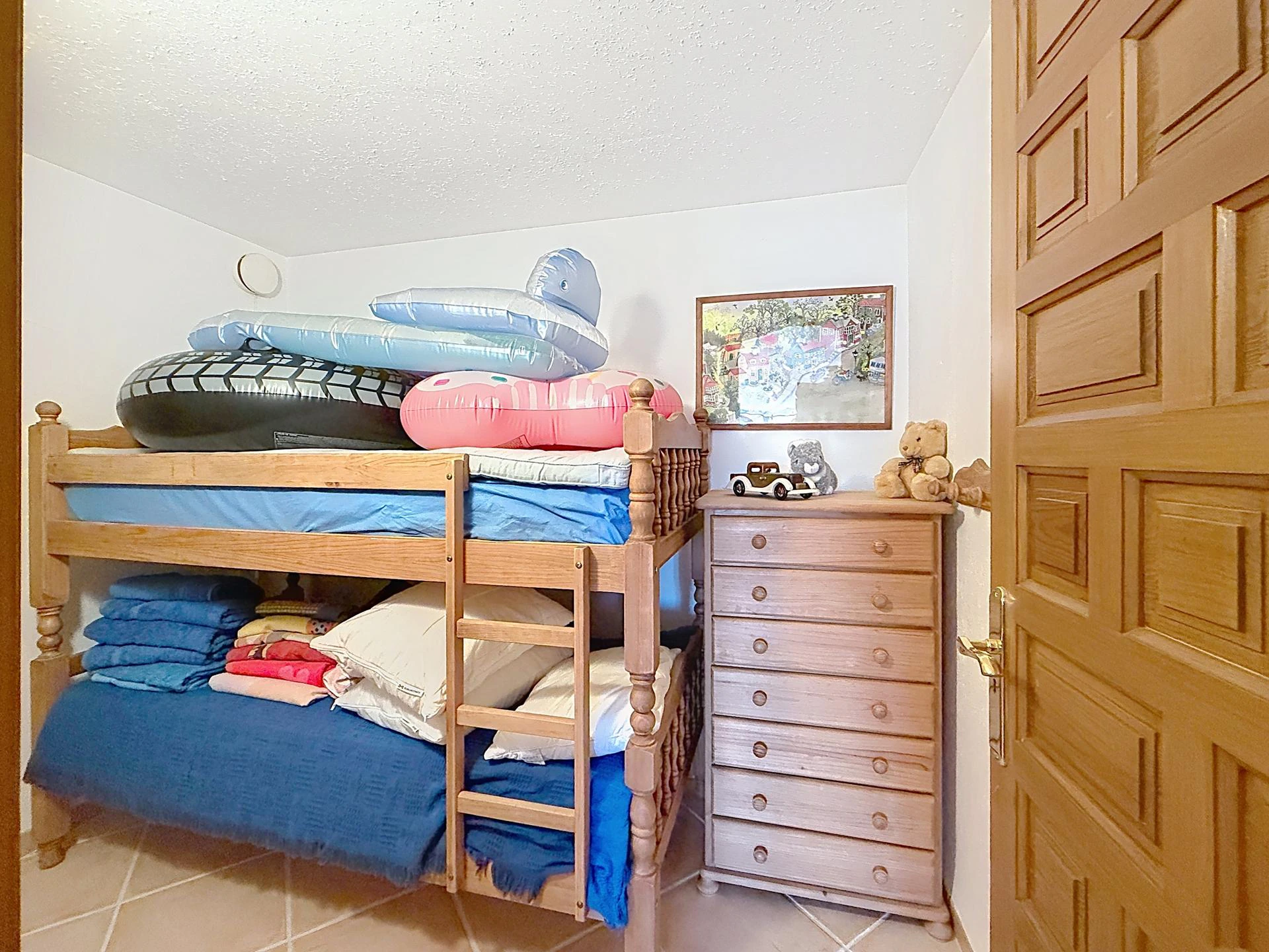 Cumbre del Sol villa with spectacular views of the sea and cliffs.