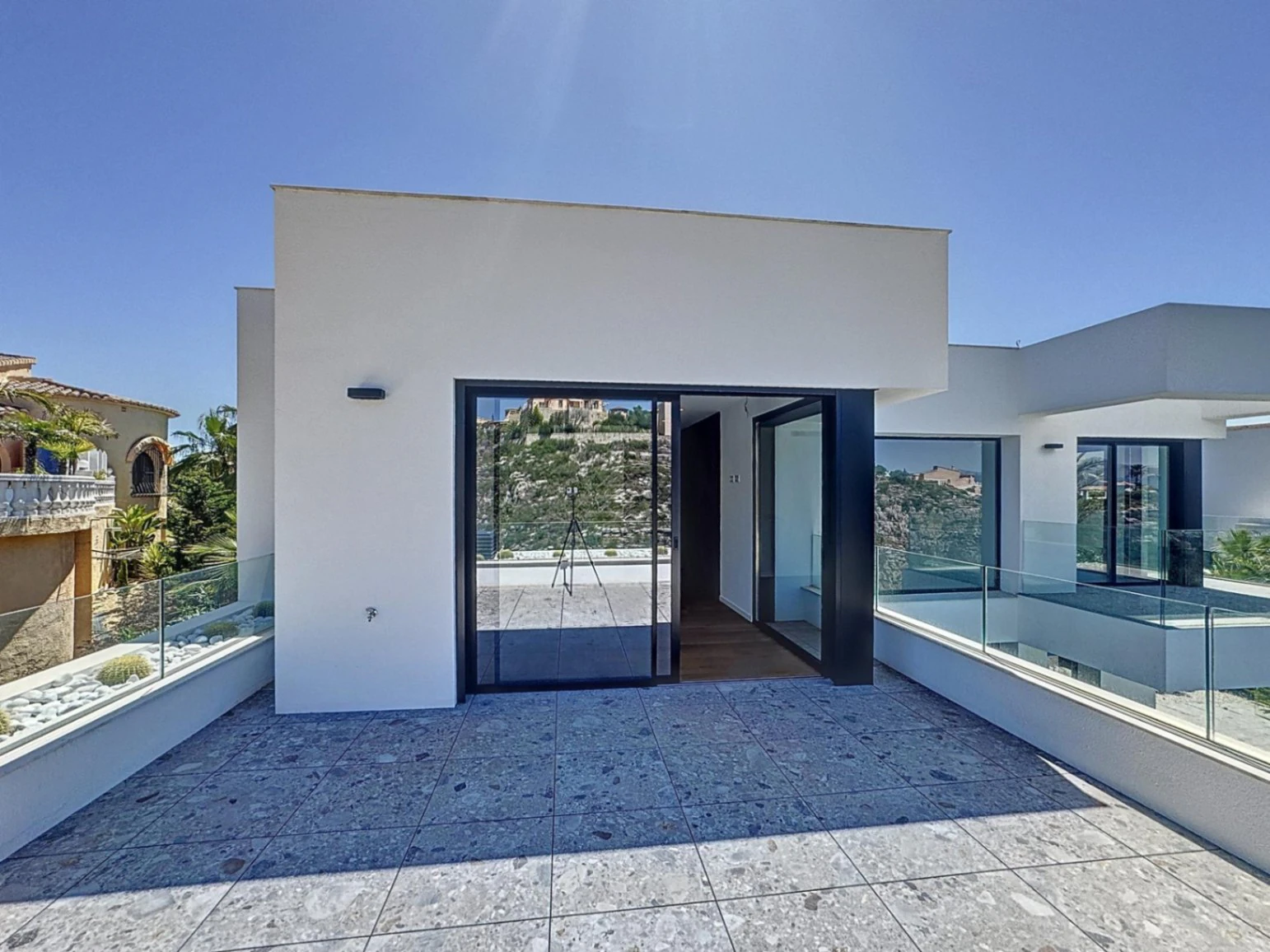 Moderne Villa in Cumbre del Sol mit Meerblick, neu zu beziehen