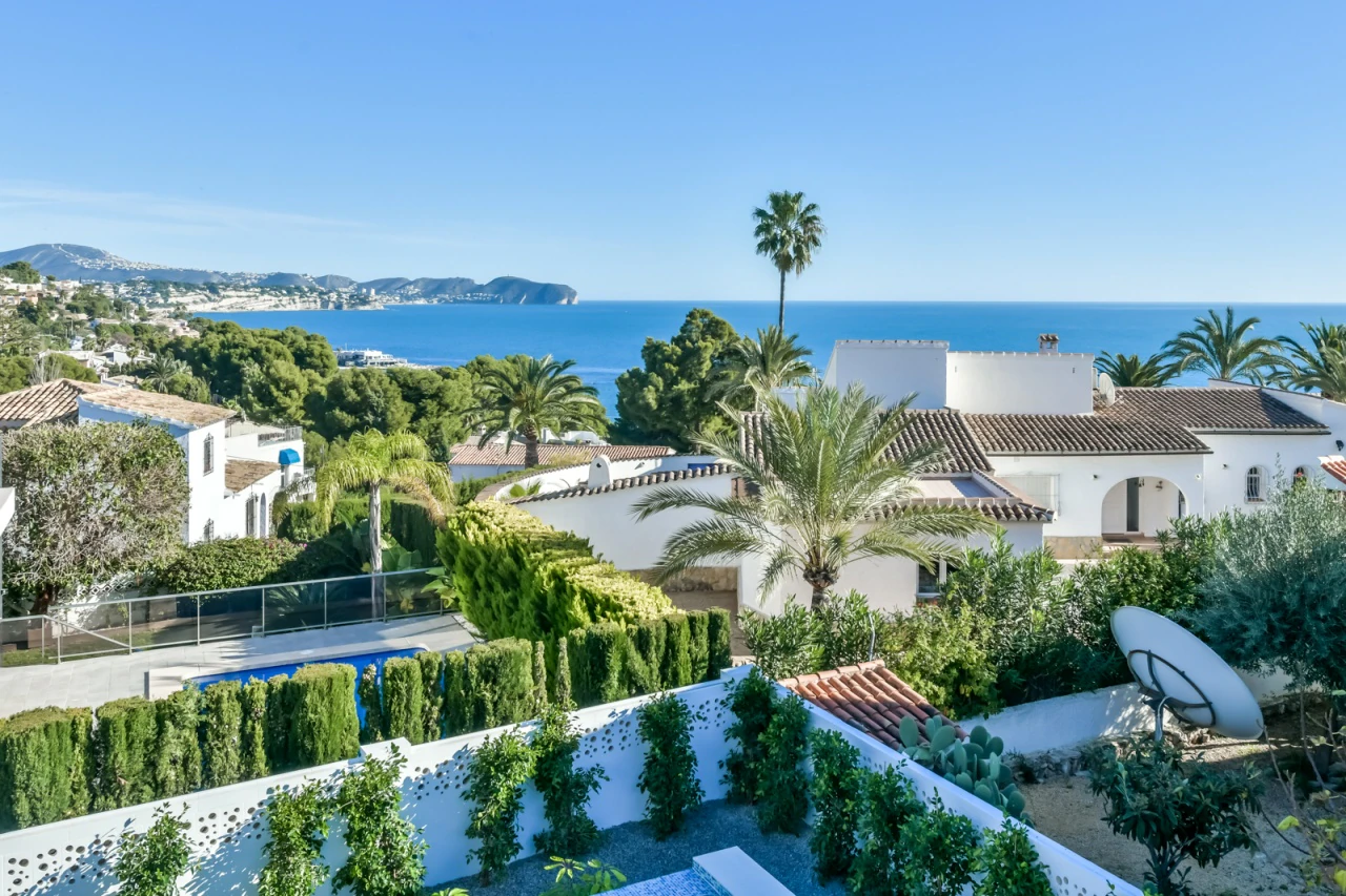 4 Schlafzimmer, 4 Badezimmer Villa zum Verkauf in Calpe