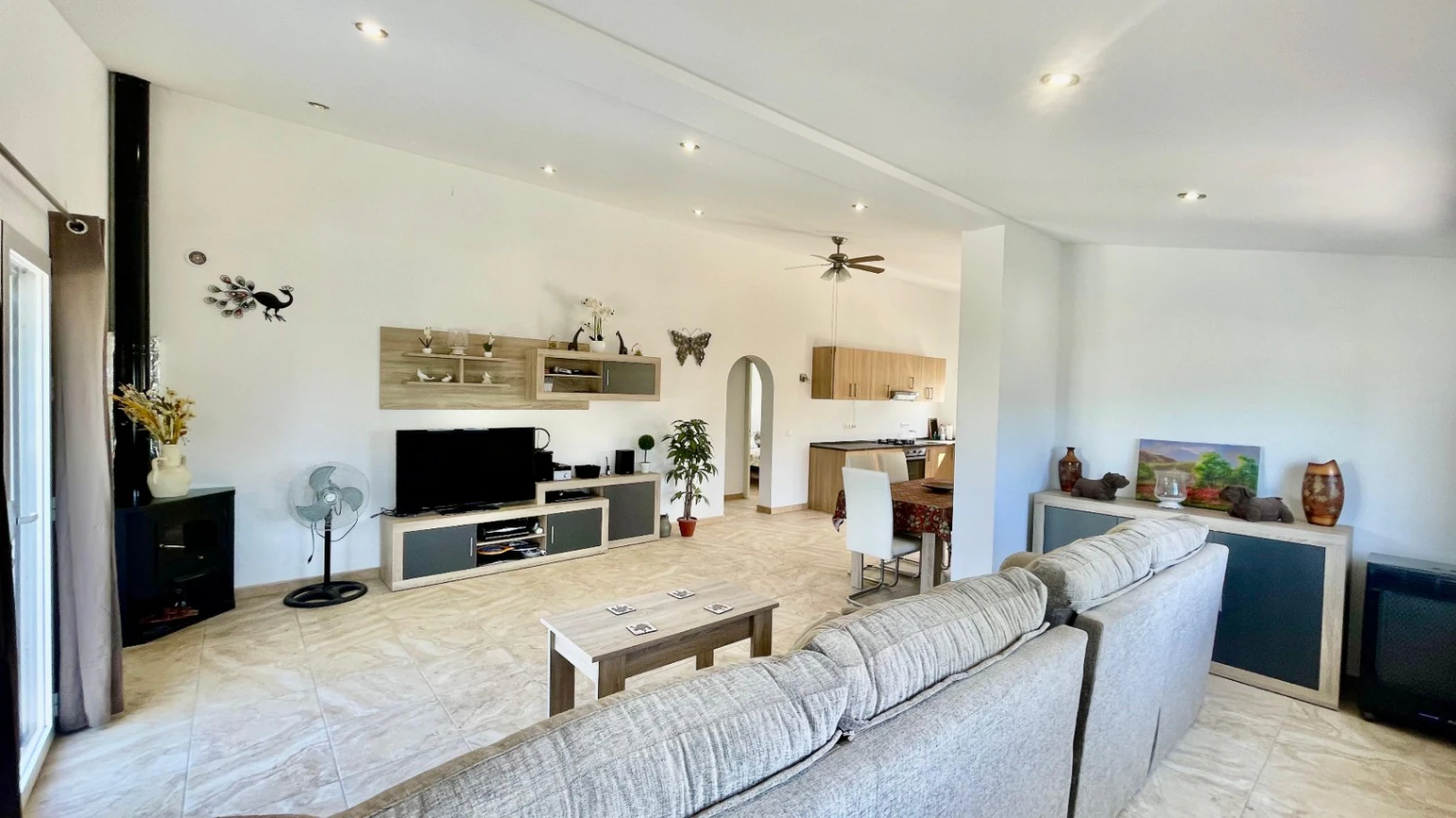 Villa for sale in Orba: Panoramic views, separate guest apartment